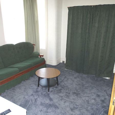 Beeton Villas Holiday Apartments 黑潭 外观 照片