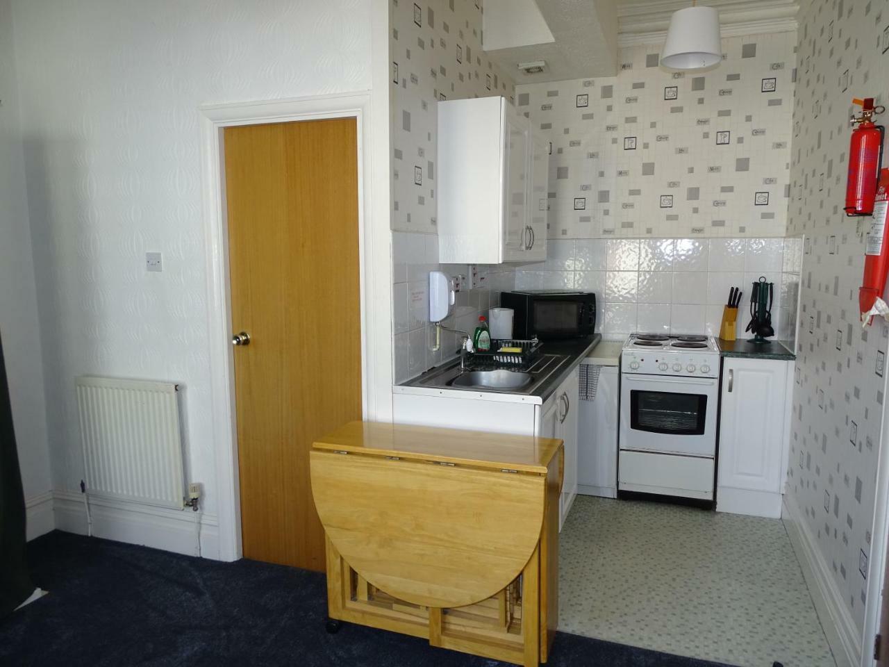 Beeton Villas Holiday Apartments 黑潭 外观 照片