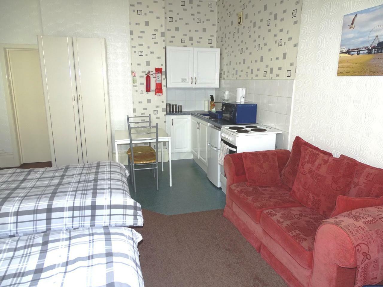 Beeton Villas Holiday Apartments 黑潭 外观 照片